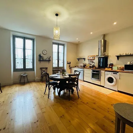 La Charmante Maison De Toute Equipee Casa de Férias